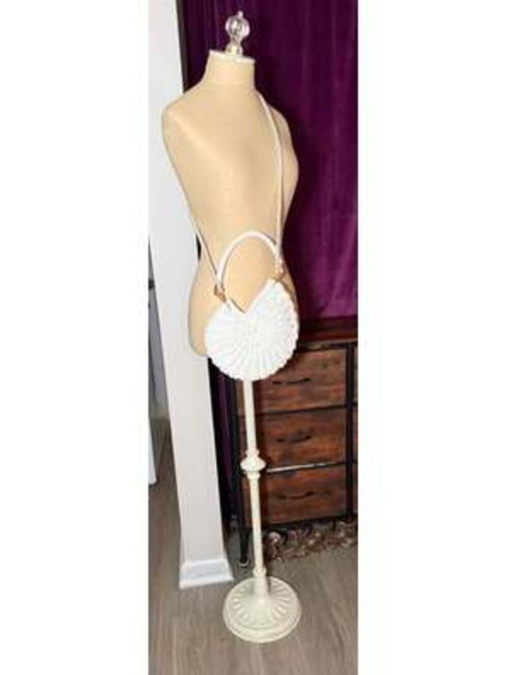 White seashell purse New! $20 pearl cross body strap & handbag strap